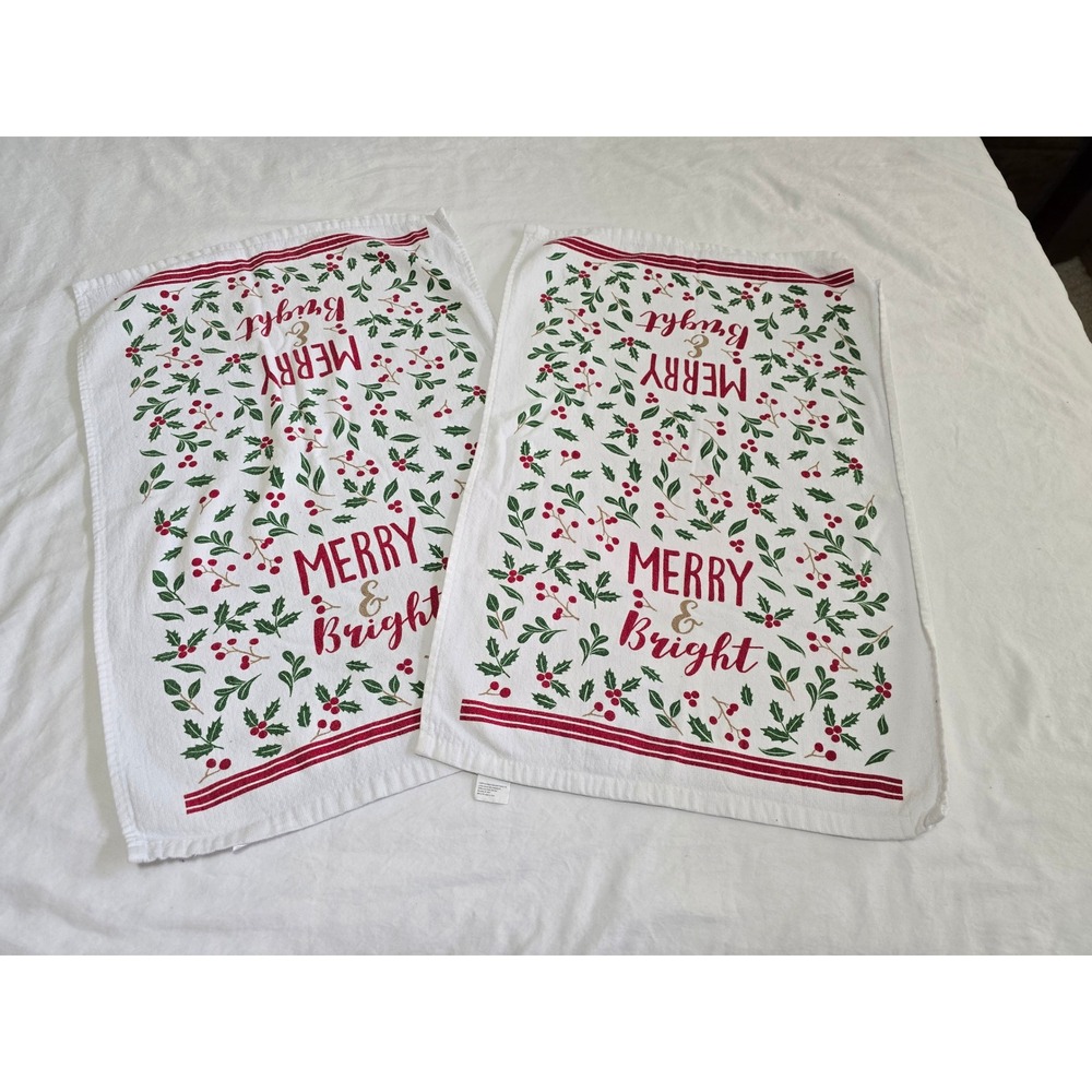 Kitchen Christmas Holly Berry Merry Bright Kitchen Towels 
Set of 2‎ /0454